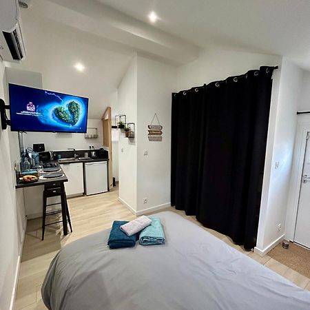 Tiny House De Charme Toute Equipee Le Pian-Médoc Exterior foto